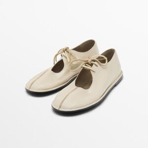 NWT. Massimo Dutti Cream Ballet Flats with Instep Knot. Size 7,5.